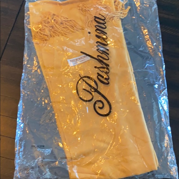 Pashmina Scarf NIP - Picture 3 of 4